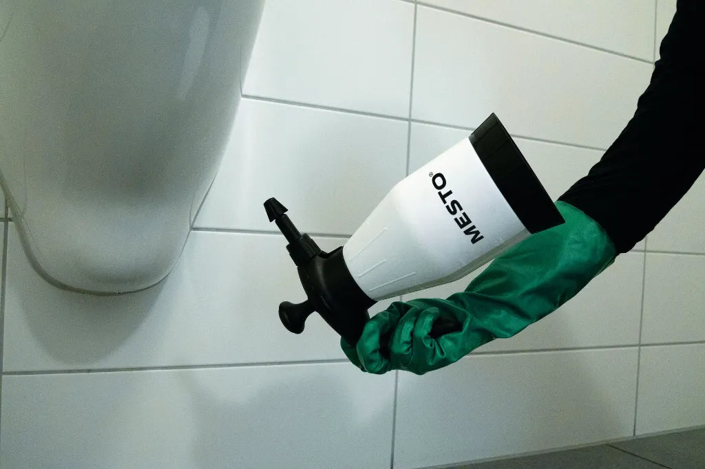 Pressure Sprayer for Alkaline Solutions-Mesto-Atlas Preservation